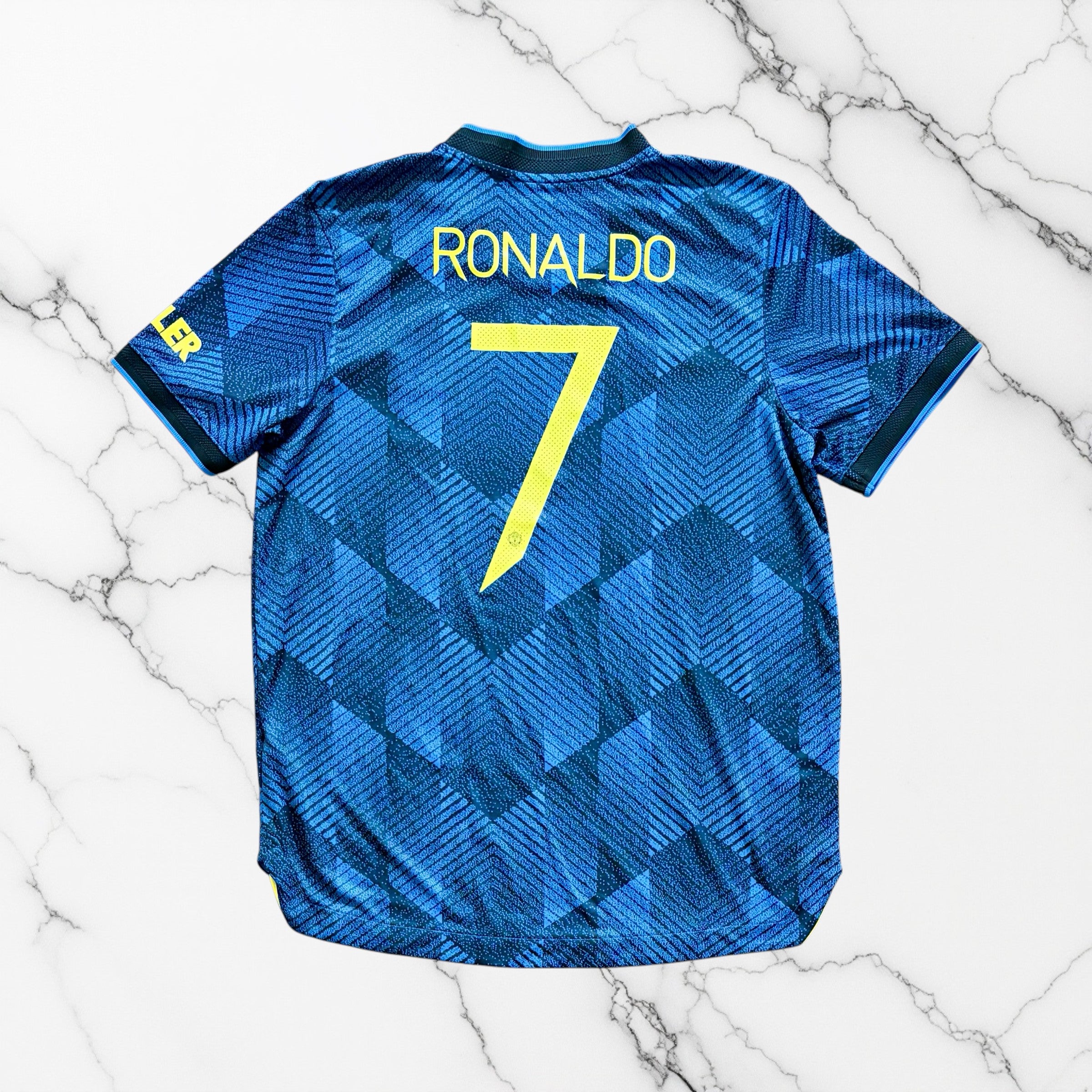 Manchester United FC Third Shirt 2021/2022 #7 Ronaldo (XL) (10/10)
